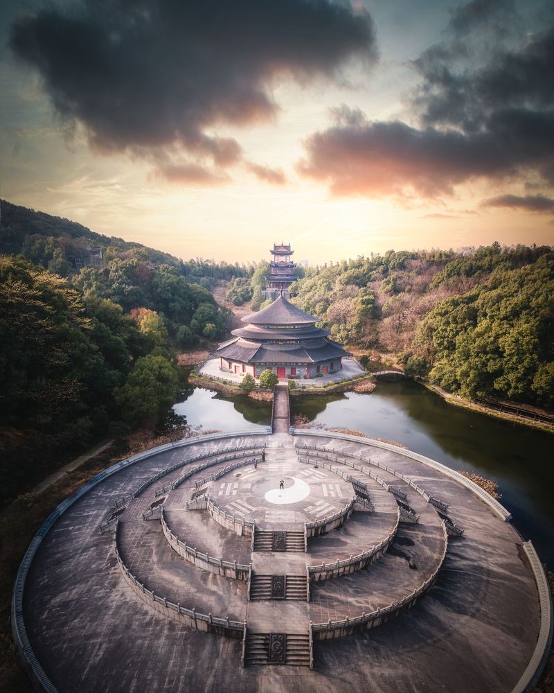 Photograph by Lv Jade