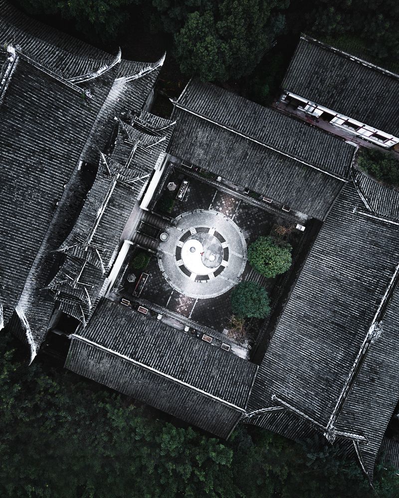 Photograph by Lv Jade