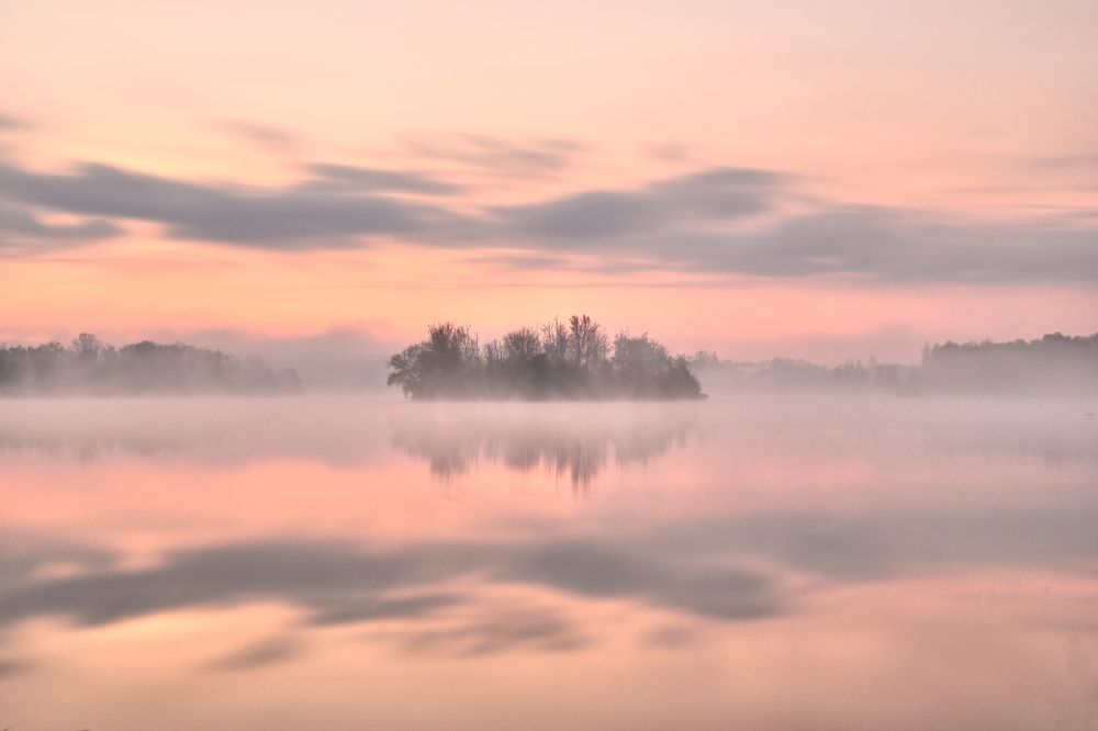 Ostrov v mlžném moři