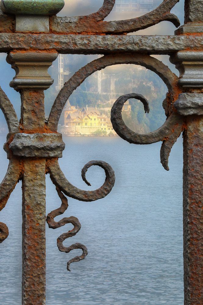 Вид на озеро Комо, Италия