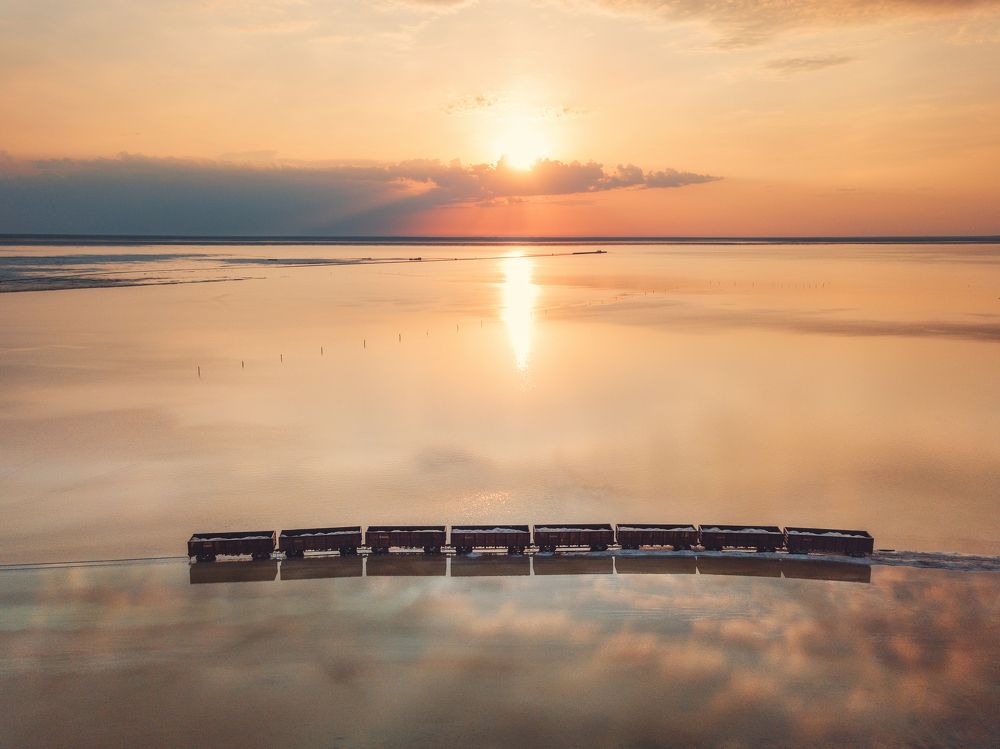 Рассвет над озером Баскунчак