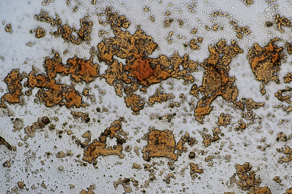 Tar of cigarettes and caffeine of tea