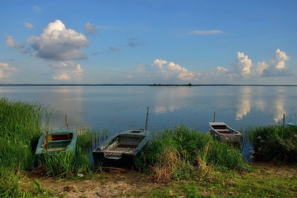 Лодки на озере