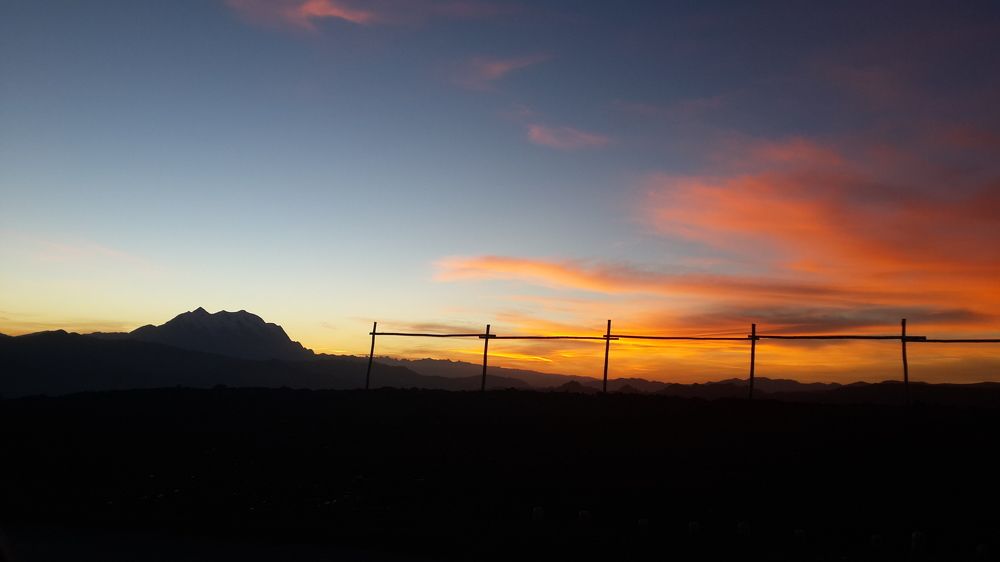 Illimani skyline.