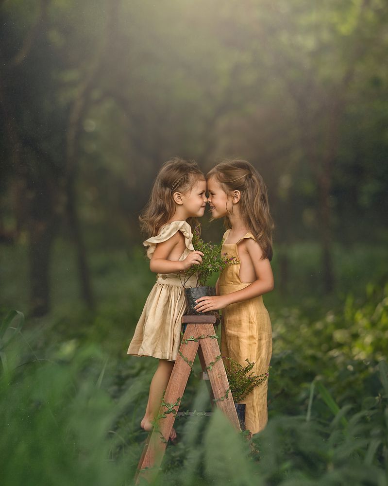 hermanas en el bosque