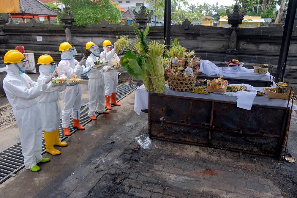 COVID-19 Cremation Procession