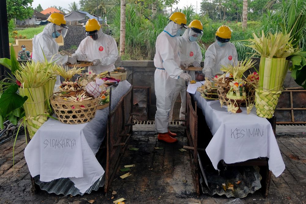COVID-19 Cremation Procession