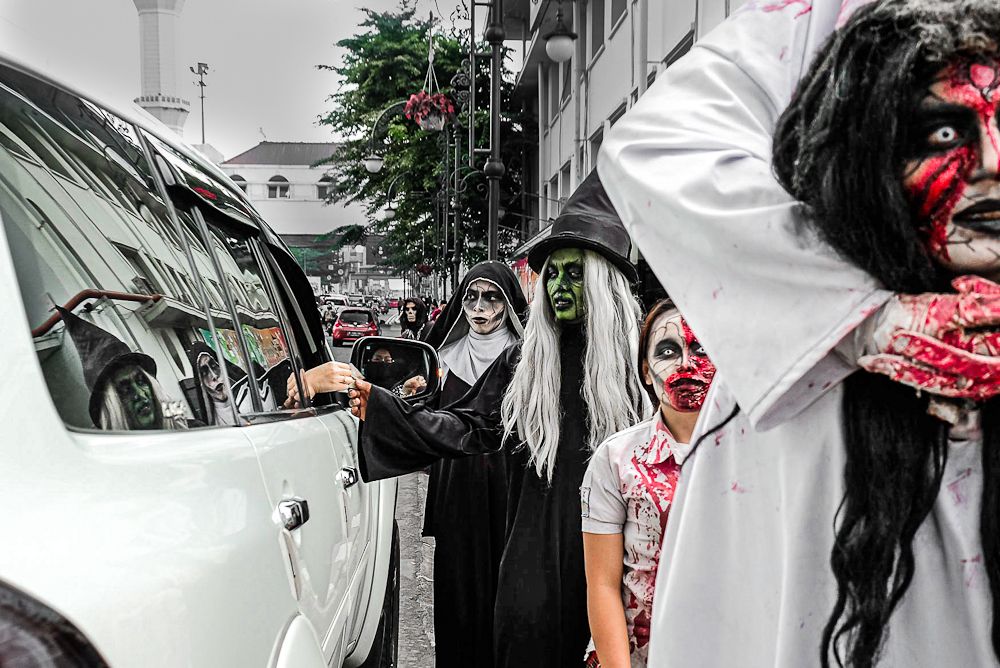 ghosts queued up to be given money