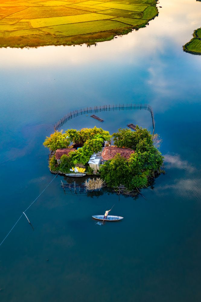 The happy house on the river.
