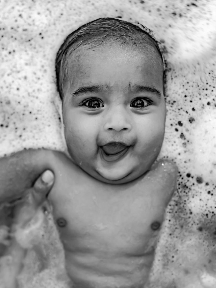 Bath story of a toddler