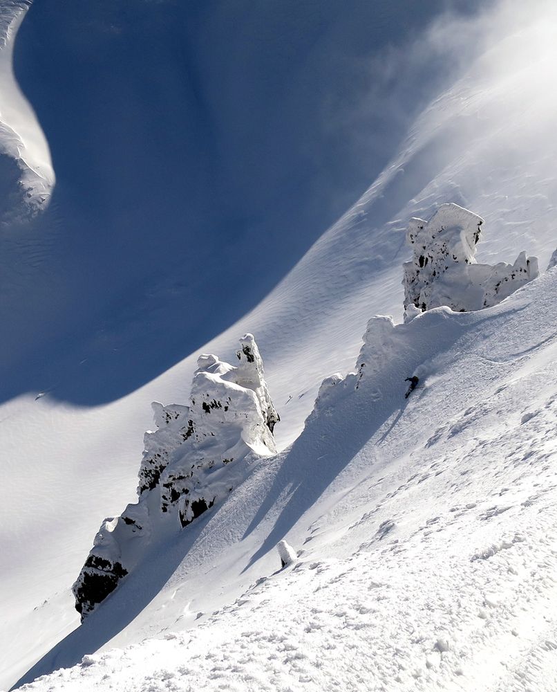 Ukraine, Carpathians. Ski descent