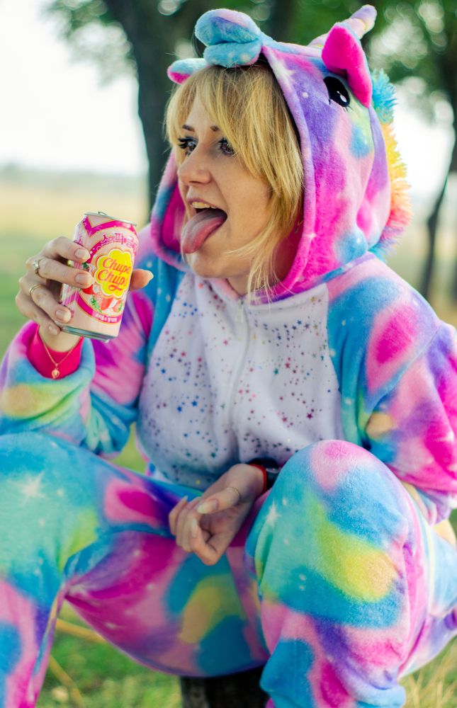 Мир - детская площадка. В детстве ты это знаешь, а с возрастом начинаешь забывать. Какой смысл взрослеть, если не позволять себе иногда впадать в детство.