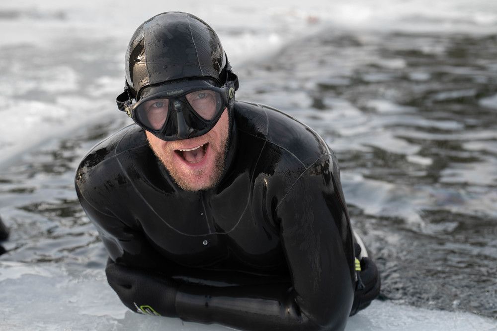 Underice freediving