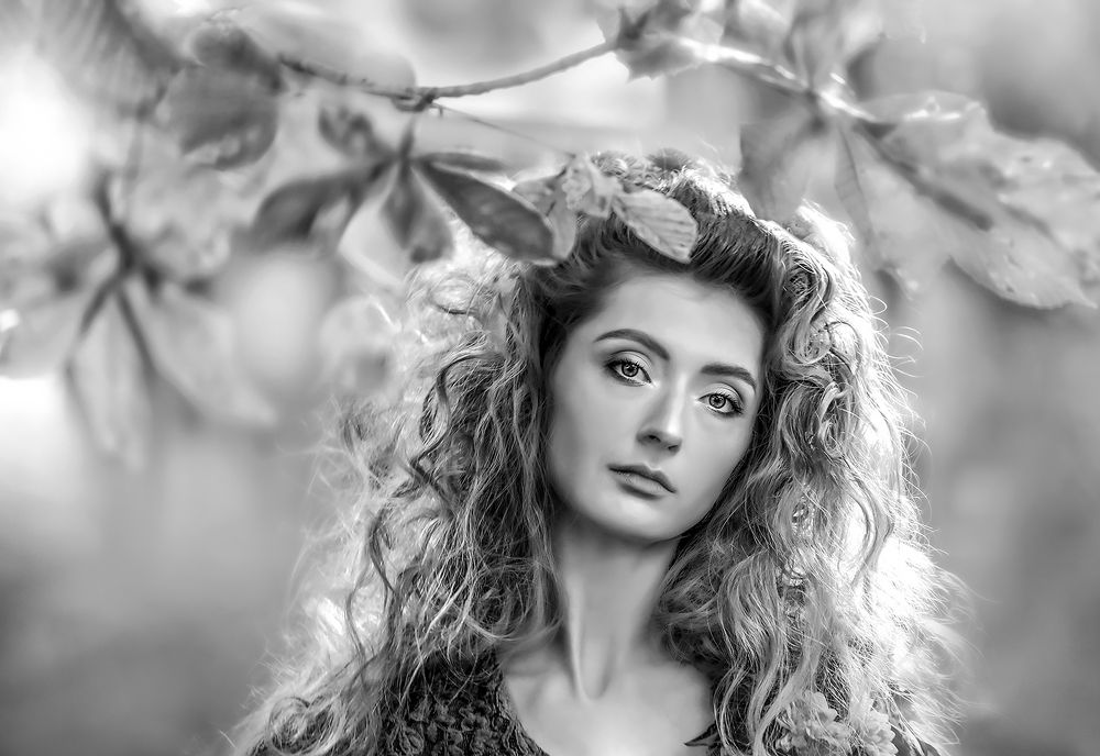 Девушка-загадка.