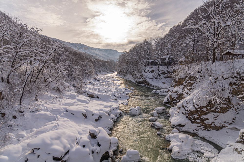 холодная река