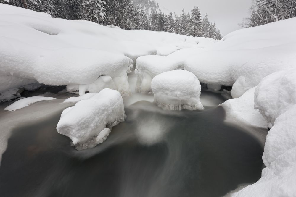 Зимний ручей