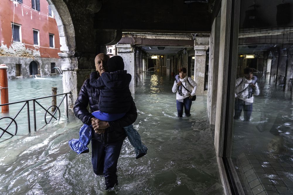 Photograph by Igor Serdyukov