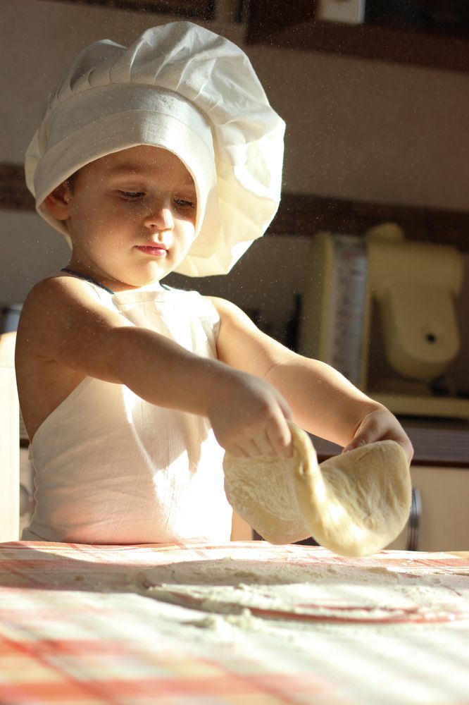 Обминка теста.