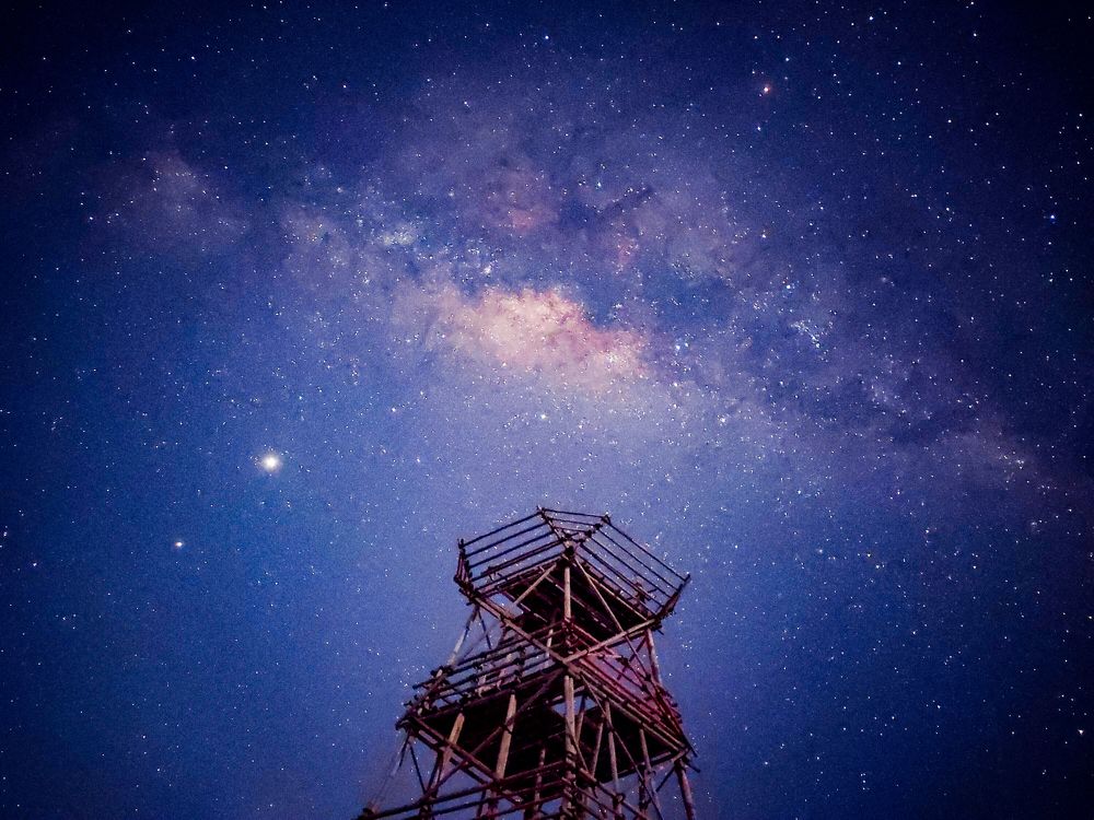 A great milky way above the Tower