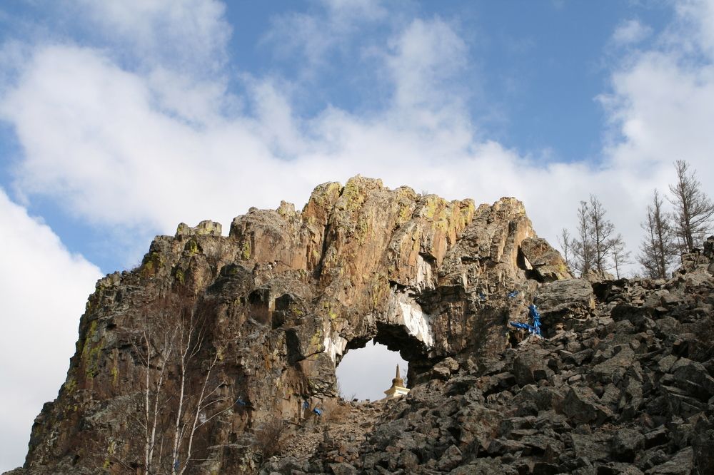 Храм Ворота. Национальный парк «Алханай»