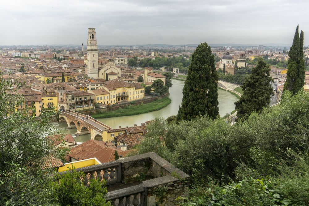 В Вероне на реке Адидже
