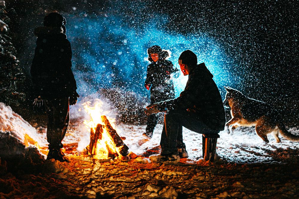 Ночной зимний костёр