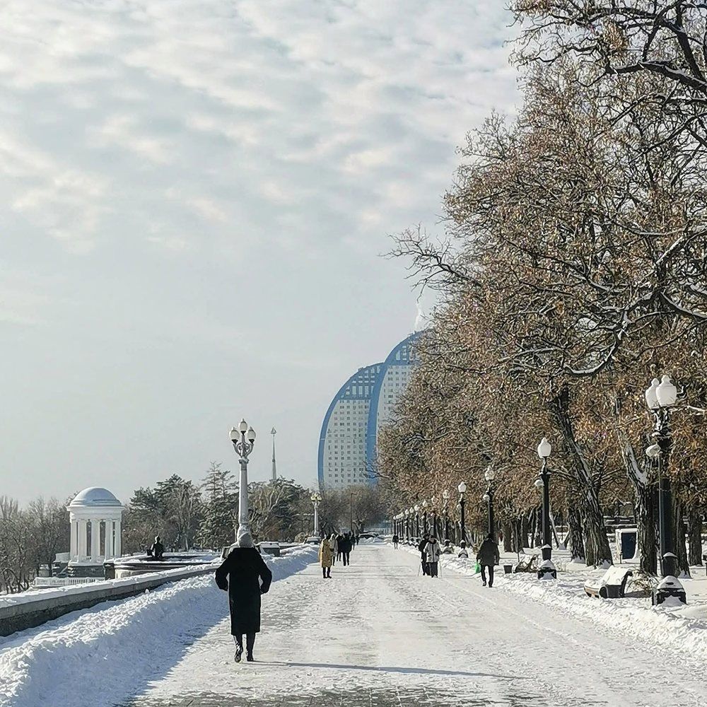На набережной