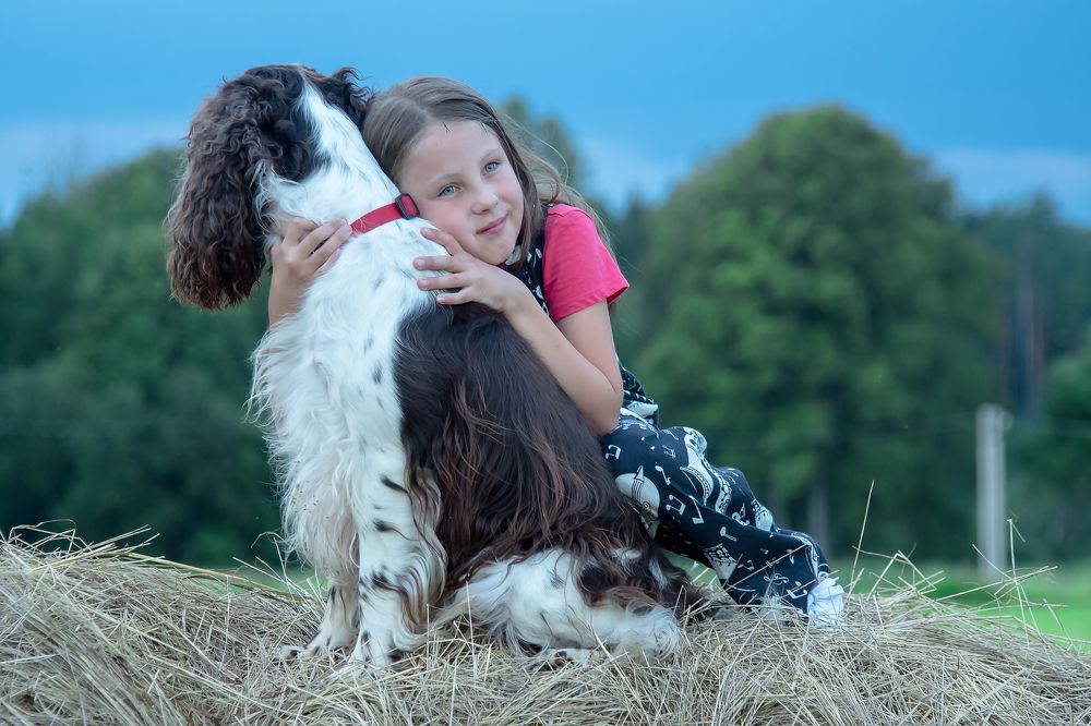 Девочка с другом