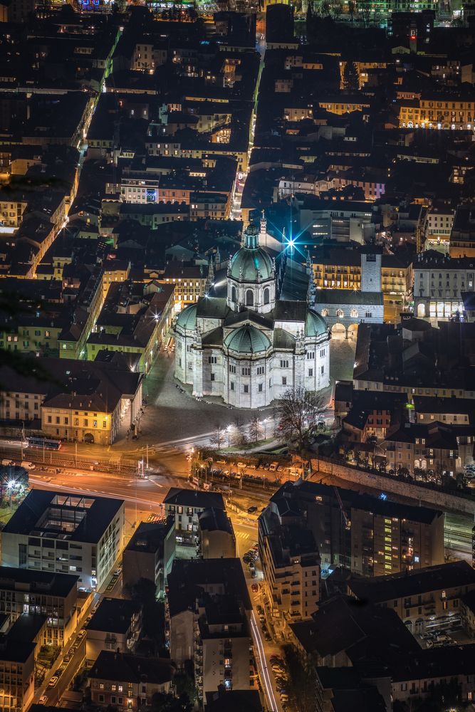 Cattedrale di Como dall'alto single shot