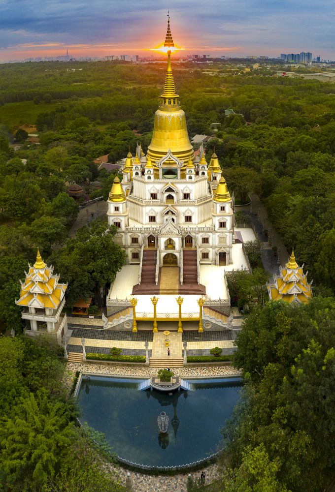 Photograph by Hoàn Thái Viết