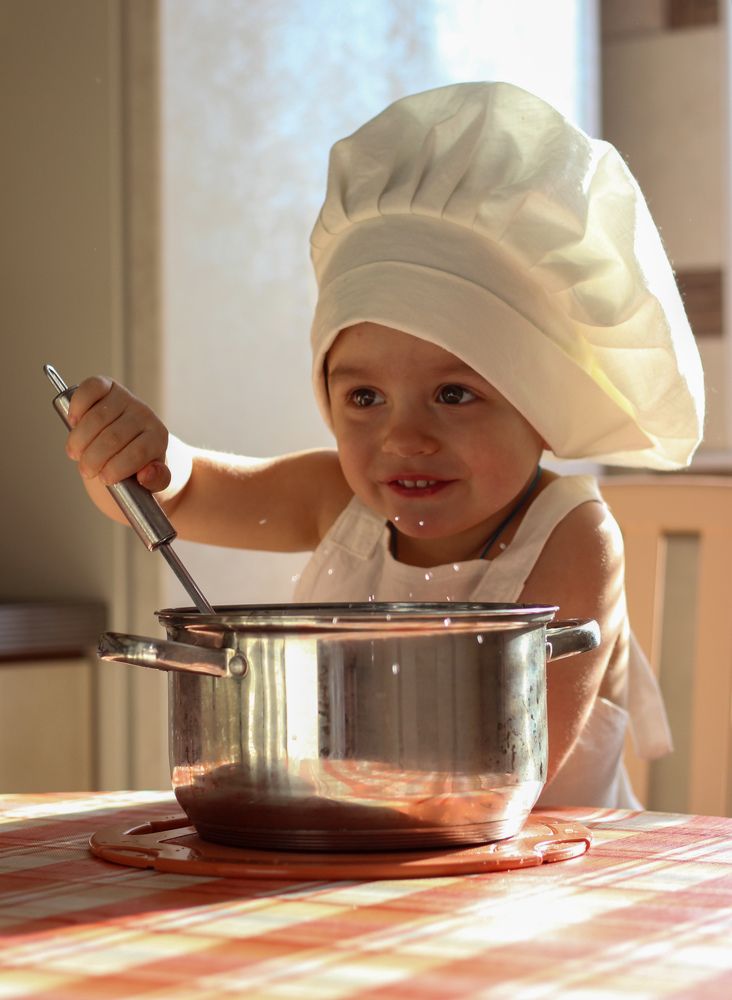 Весёлый поварёнок