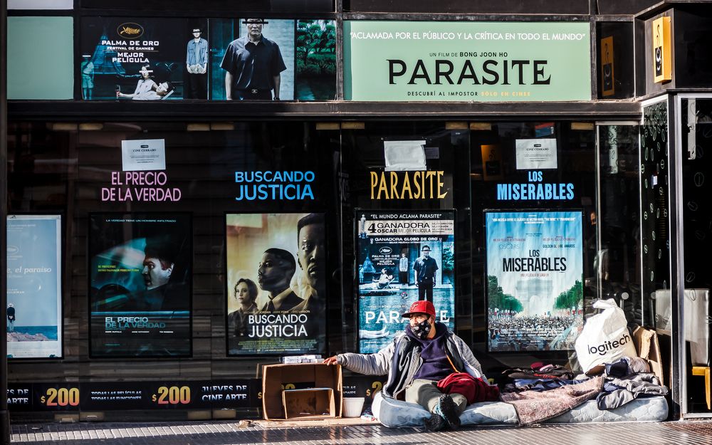 The posters speak : Chronicle announced in the pandemic
