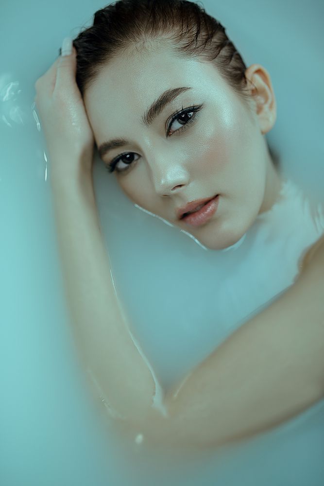 BATHGIRL
