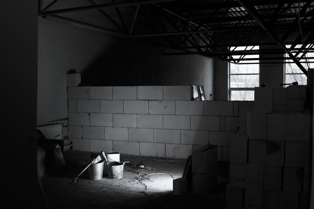 Стена. Отгораживаемся.