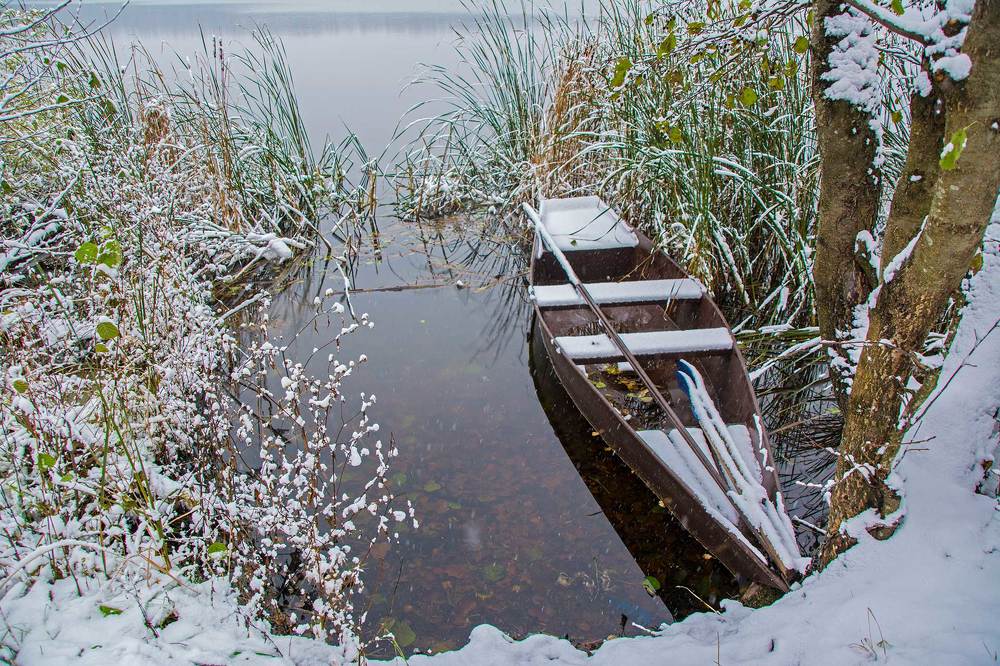Лодки.Первый снег.2