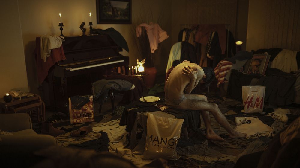 The footsteps of the rich