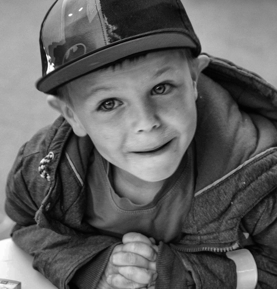 Маленький житель, большого города.