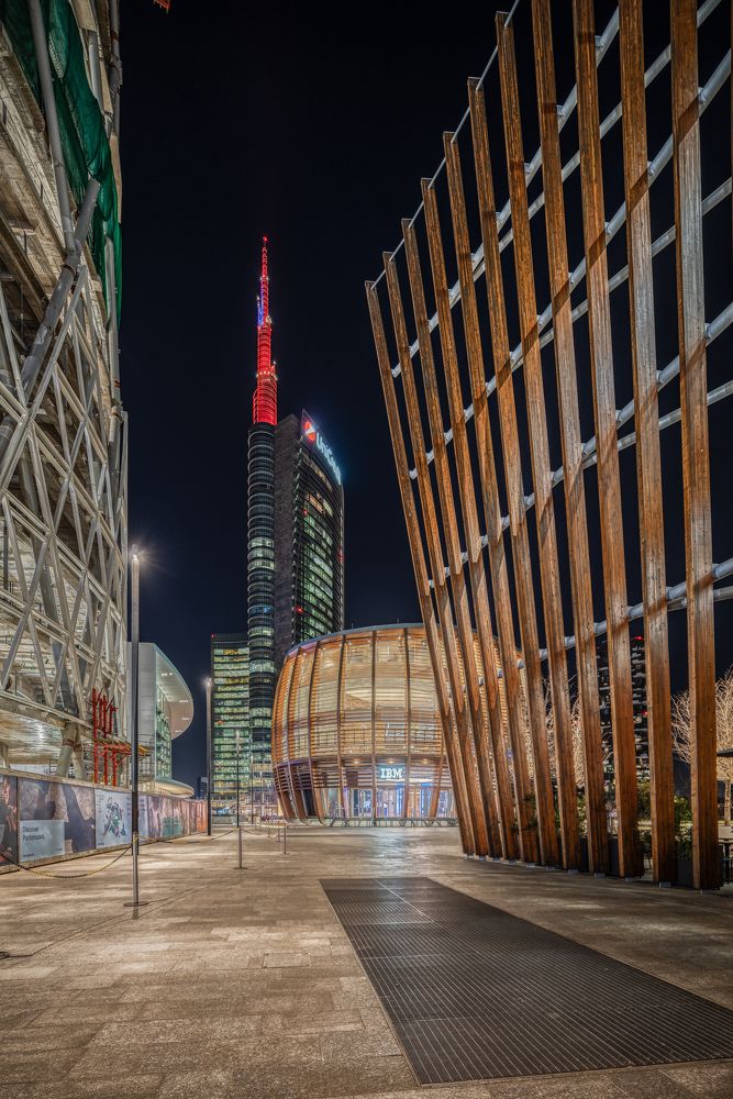 Modern Milan HDR-files, exposure bracketing,