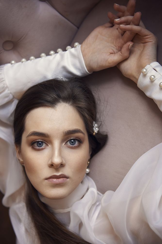 Милена в свадебных шелках