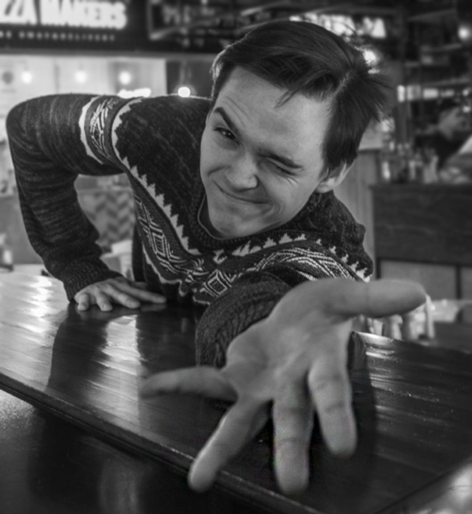 Дай мне руку друг.