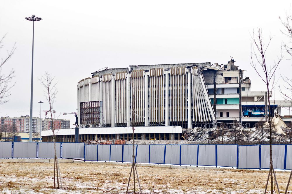 падение гиганта