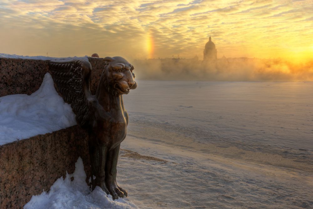 гало над Невой...