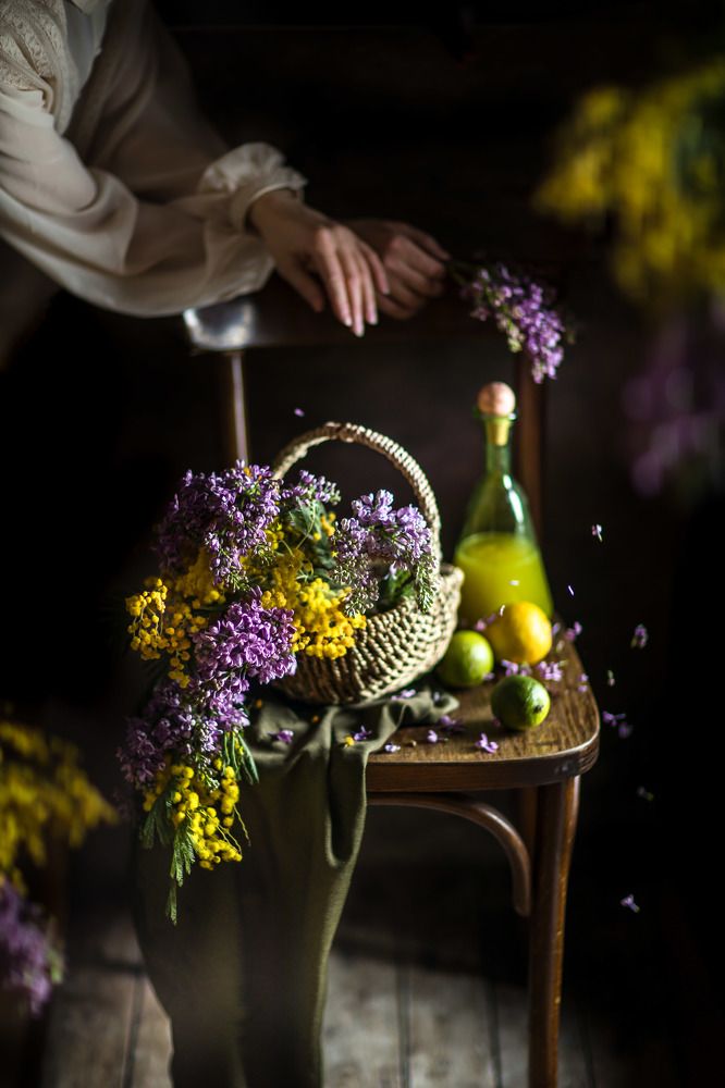 Мимозы и сирень