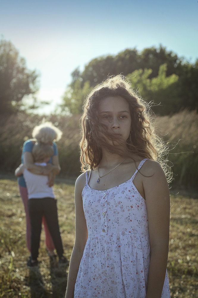 Поле золотое скошено