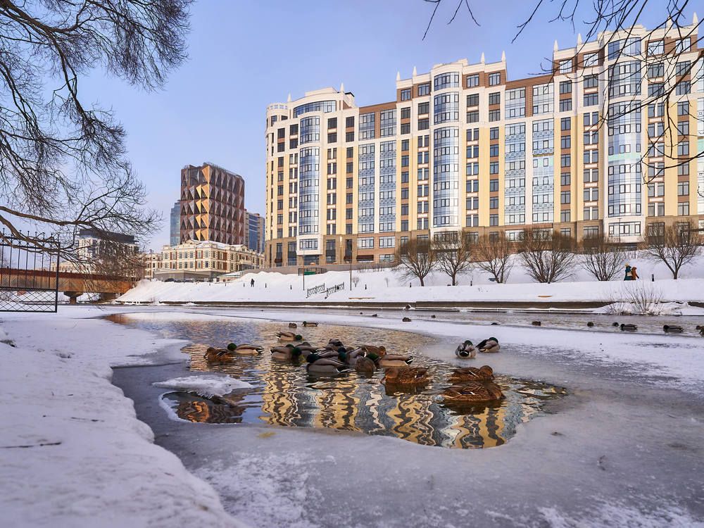 вечер в городе Е