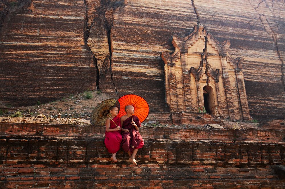 Novice monks
