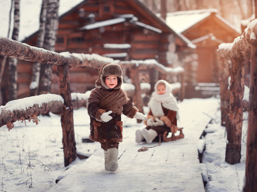 весело зимой в деревне...