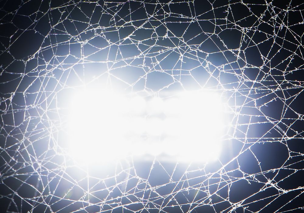 Слияние звезд в космической паутине