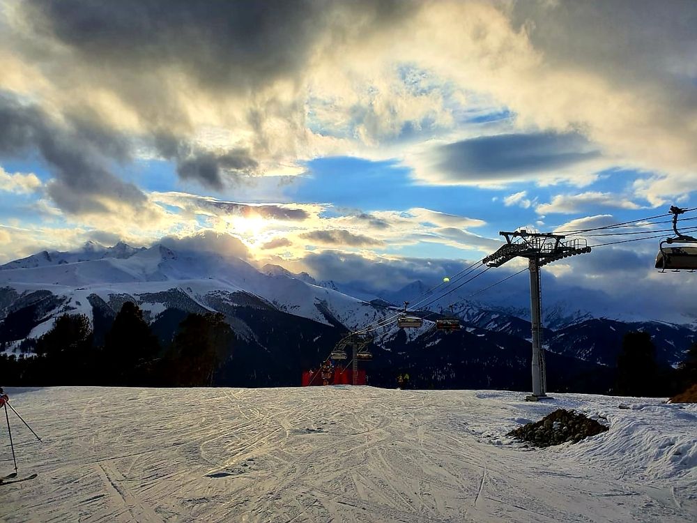 На высоте 3200 метров.