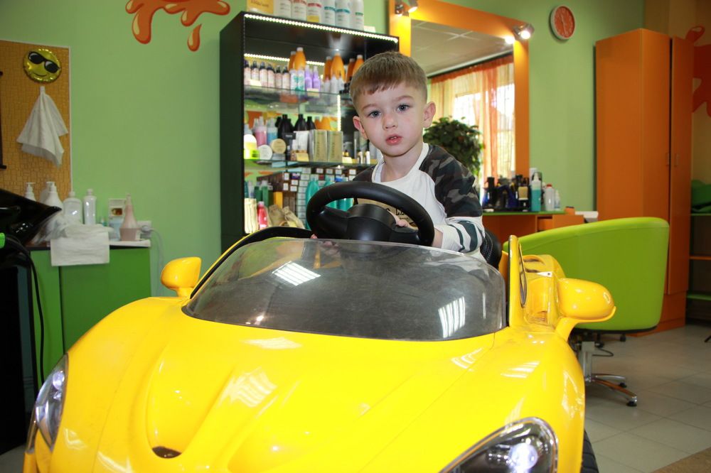 Заезд  в парикмахерской...